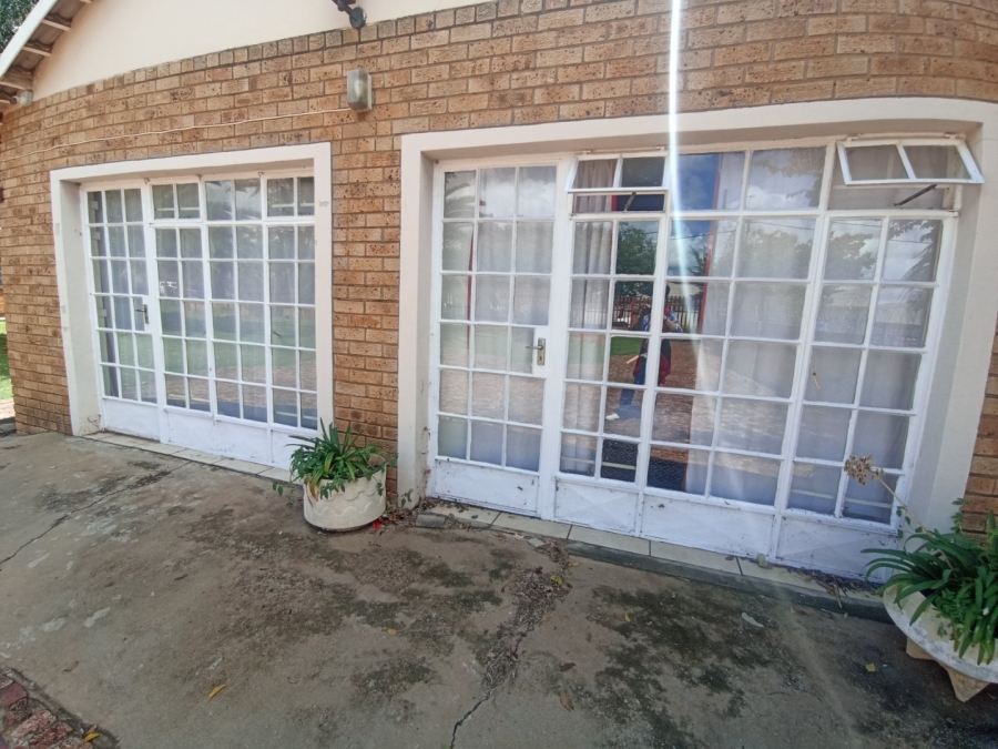 To Let  Bedroom Property for Rent in Bult West North West